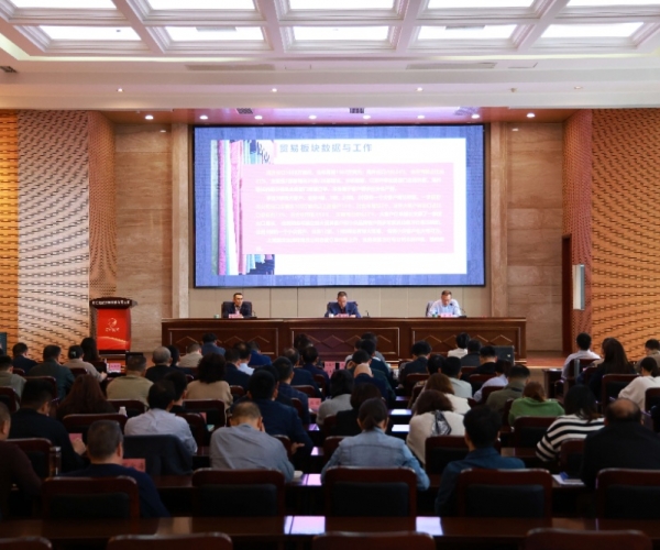 稳扎稳打，持续启发奋进； 思路创新，力求优质发展