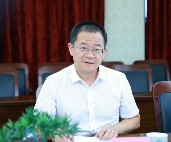 嘉市科技局吴根军书记调研东升国际丝绸