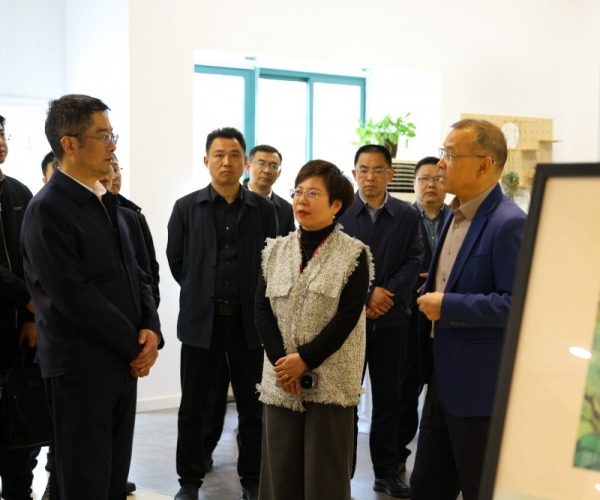 许幼月市长一行莅临东升国际丝绸调研领导  赋能老字号与丝绸产业高质量发展